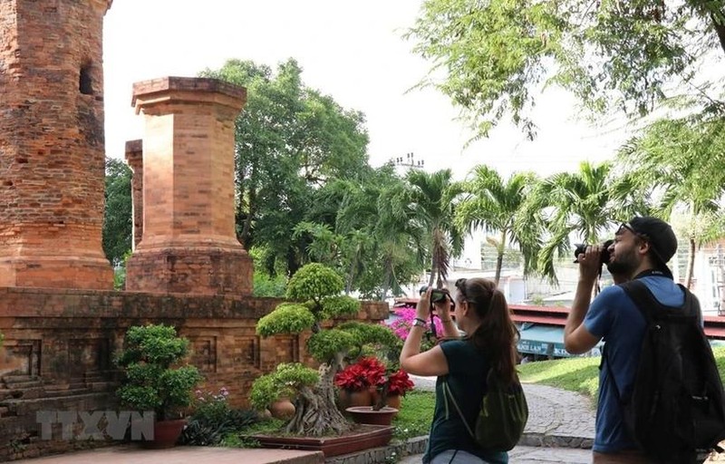 Des touristes russes à Khanh Hoa. Photo : VNA