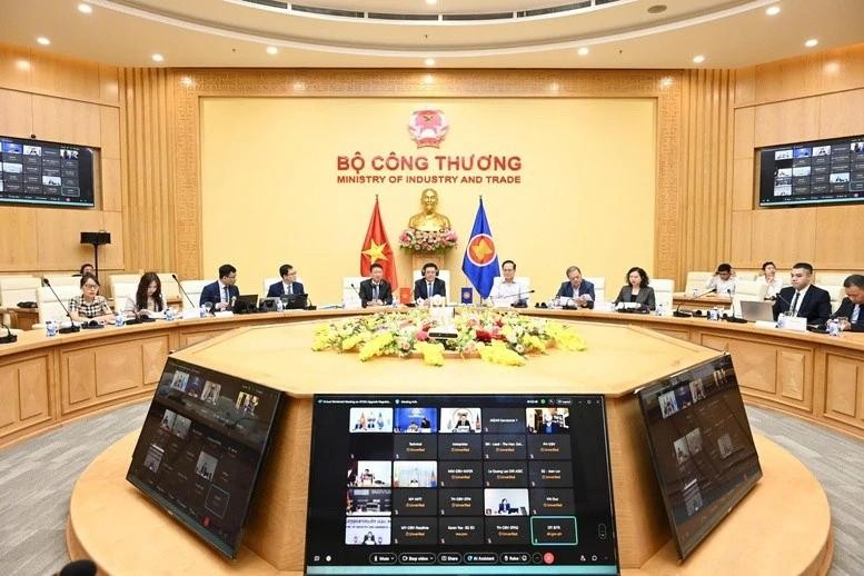 La deuxième réunion spéciale des ministres de l'économie de l'ASEAN concernant les négociations pour la mise à niveau de l'accord sur le commerce des marchandises de l'ASEAN (ATIGA). Photo : VNA.
