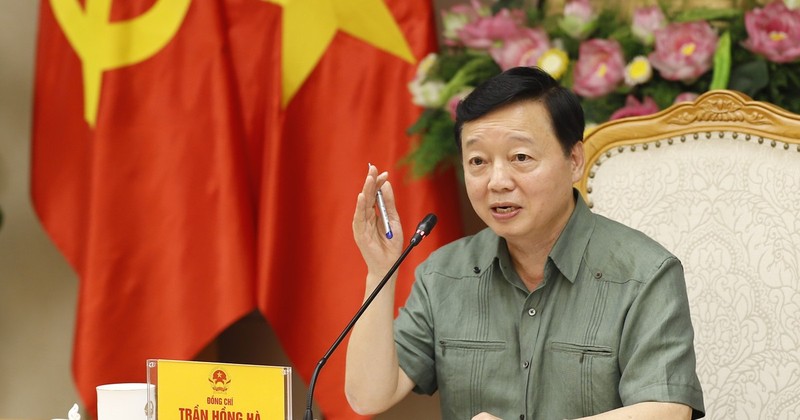 Le vice-Premier ministre Tran Hong Ha s'exprime lors de la réunion. Photo : PLO.