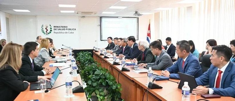 Le Vietnam et Cuba renforcent leur coopération sanitaire. Photo : VNA.