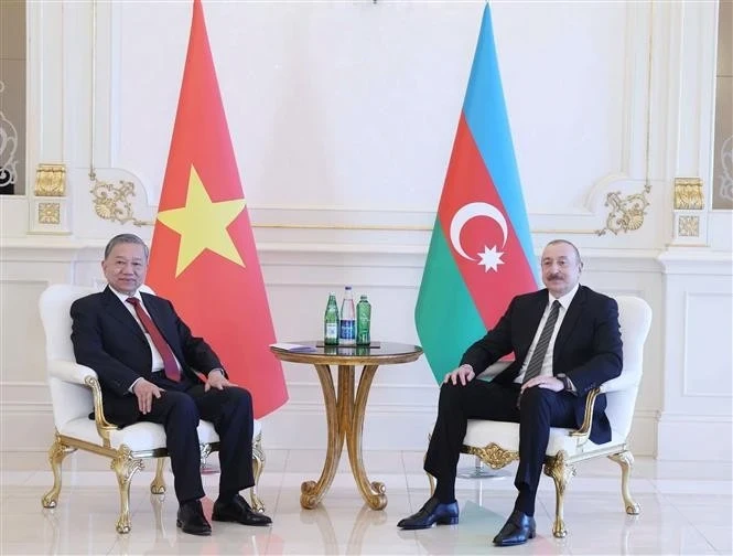 Le secrétaire général du Parti communiste du Vietnam, To Lam (gauche), et le président d’Azerbaïdjan et président du Parti du nouvel Azerbaïdjan au pouvoir, Ilham Aliyev. Photo : VNA.