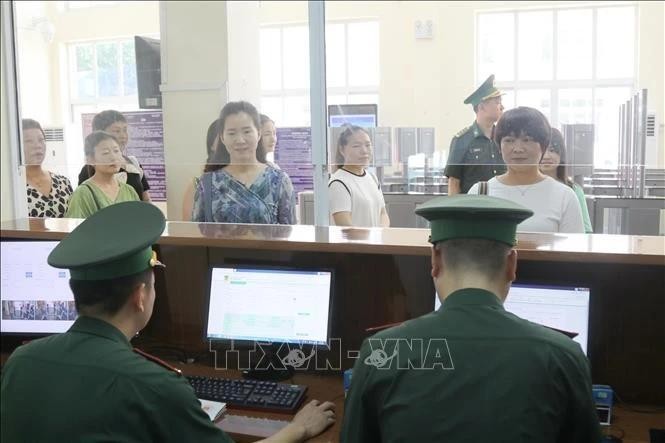 Rétablissement officiel des activités d'immigration au poste frontalier de Tân Thanh (Vietnam) - Po Chai (Chine). Photo: VNA 