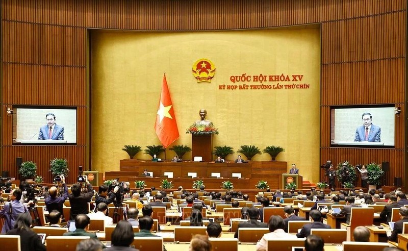 Le président de l’Assemblée nationale Trân Thanh Mân s’adresse à la séance d’ouverture de la 9e session extraordinaire de la 15e législature. Photo : VNA 