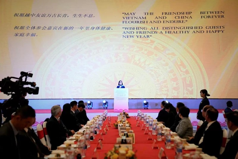 Lors de la cérémonie de célébration du 75e anniversaire de l'établissement des relations diplomatiques entre le Vietnam et la Chine, le 17 janvier dans la ville de Nanning, province du Guangxi, Chine. Photo : Consulat général du Vietnam à Nanning.