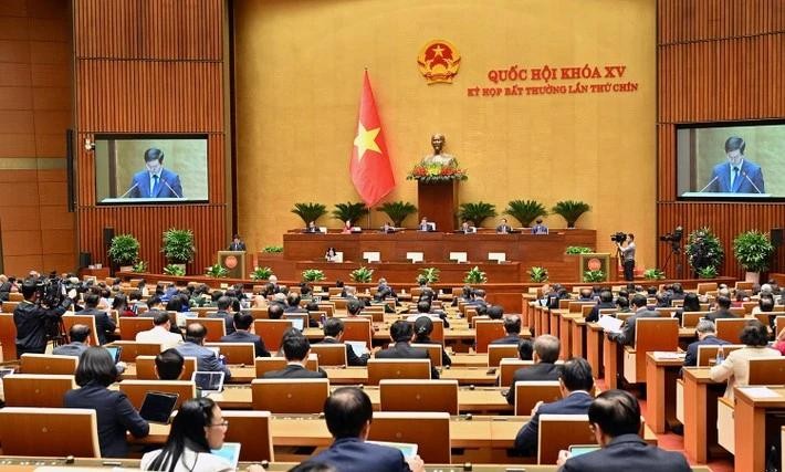 Lors d'une séance de travail de l’Assemblée nationale du Vietnam dans le cadre de sa 9e session extraordinaire. Photo: daibieunhandan.vn