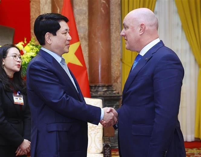 Le président vietnamien, Luong Cuong (à gauche), et le Premier ministre de Nouvelle-Zélande, Christopher Luxon. Photo: VNA 