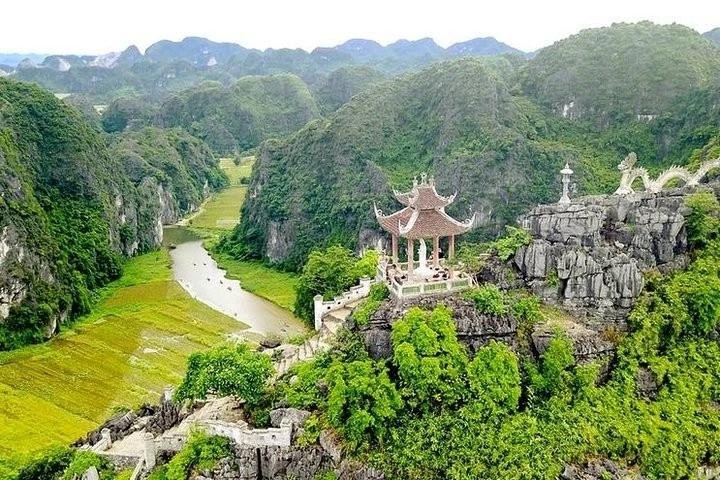 Ces dernières années, Ninh Binh a continuellement été classée en bonne place par les organisations nationales et mondiales. Photo : TripAdvisor.