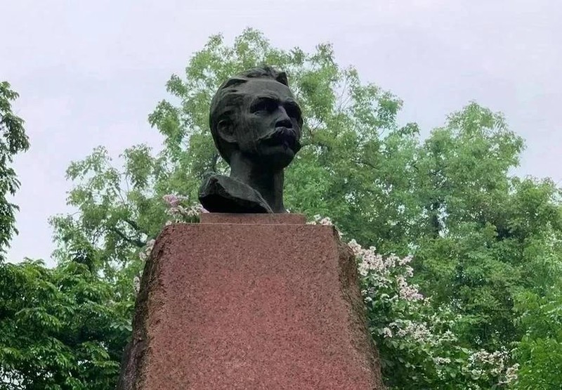 Le monument José Martí au jardin Tao Dan à Hanoï. Photo : VNA. 