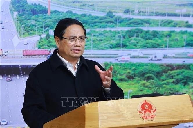 Le Premier ministre Pham Minh Chinh lors de la 16e réunion du Comité de pilotage de l’État pour les projets nationaux importants et les projets clés dans le secteur des transports. Photo : VNA.