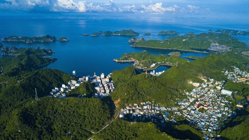 La beauté de l'île de Cát Bà vue d'en haut.