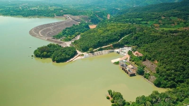 Vue panoramique du projet de centrale hydroélectrique d'Ialy, dans la province vietnamienne de Gia Lai. Photo : Ambassade de France au Vietnam.
