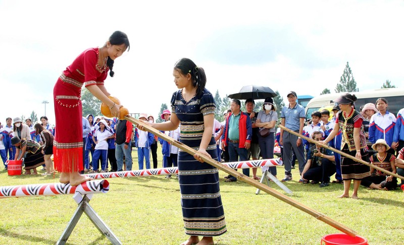 Lors du Festival culturel et sportif des ethnies minoritaires de la province de Lam Dong. Photo : NDEL