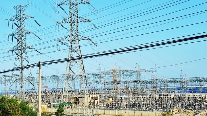 Le Vietnam souhaite accélérer la modernisation de son industrie électrique. Photo : NDEL