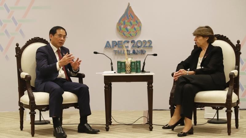Le ministre vietnamien des Affaires étrangères, Bùi Thanh Son, et la ministre française de l’Europe et des Affaires étrangères, Catherine Colonna. Photo : VNA.