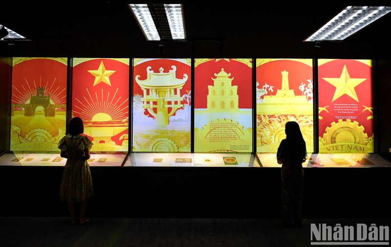 L'exposition est organisée à l'occasion du 78e anniversaire de la Révolution d'Août (le 19 août) et de la Fête nationale vietnamienne (le 2 septembre). 
