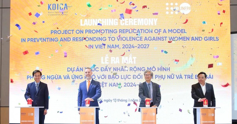 Lancement du projet visant à promouvoir la multiplication d’un modèle contre la violence basée sur le genre au Vietnam pour la période 2024-2027. Photo: VNA 