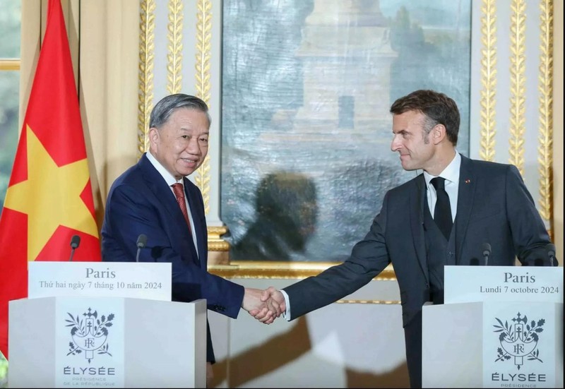 Le 7 octobre 2024, lors de sa visite officielle en France, le secrétaire général et président Tô Lâm et le président Emmanuel Macron ont convenu d'annoncer l'élévation des relations vers un partenariat stratégique intégral. Photo : baoquocte.