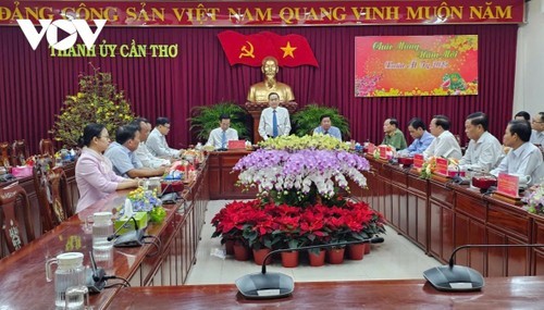 Le président de l'Assemblée nationale Trân Thanh Mân lors de la réunion. Photo : VOV. 