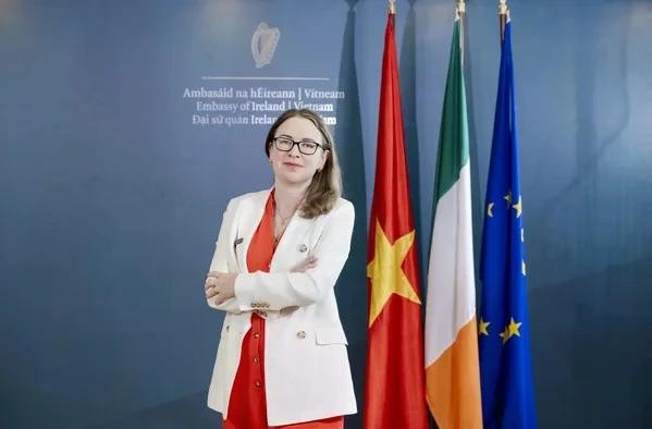 L’ambassadrice d’Irlande au Vietnam Deirdre Ní Fhallúin. Photo : gracieuseté de l’ambassade d’Irlande au Vietnam. 