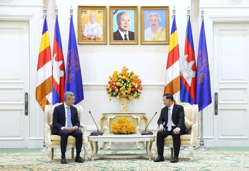 L'ambassadeur Nguyen Minh Vu commence son mandat par la rencontre de dirigeants cambodgiens à Phnom Penh. Photo : VNA. 