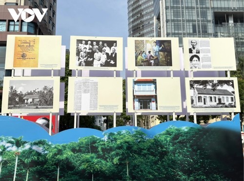 Images et documents sur la vie du Président Ho Chi Minh. Photo : VOV. 