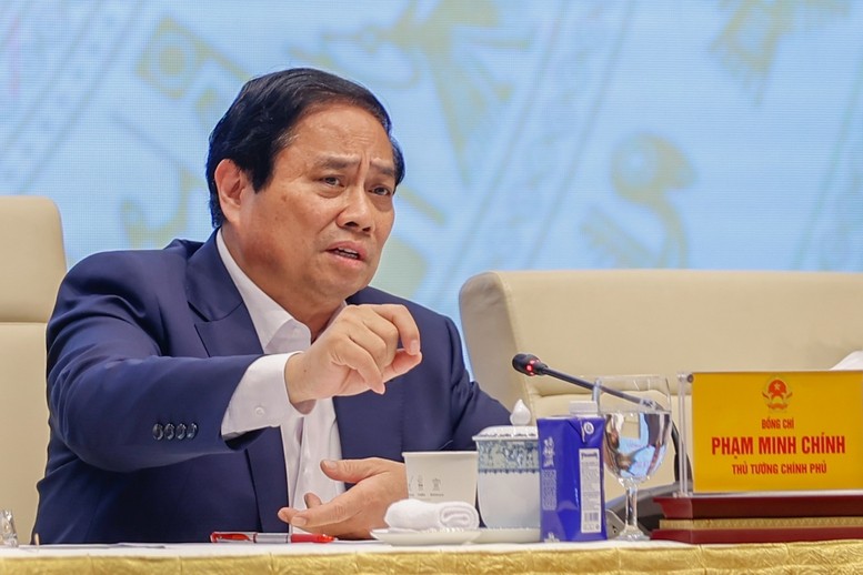 Le Premier ministre Pham Minh Chinh préside la deuxième réunion du Comité de pilotage gouvernemental pour le développement des sciences, des technologies, de l’innovation et de la transformation numérique et le Projet n°06. Photo : VNA. 
