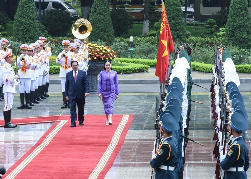 Les deux Premiers ministres Pham Minh Chinh et Paetongtarn Shinawatra. Photo: VNA