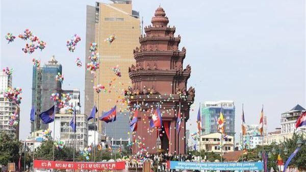 La célébration du 69e anniversaire de la Journée de l’Indépendance du Cambodge. Photo : VNA.