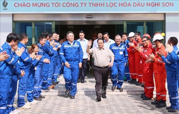 Le Premier ministre Pham Minh Chinh à la raffinerie de Nghi Son. Photo : VNA.