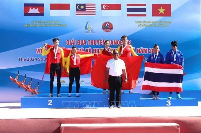 Le Vietnam mène la flotte aux Championnats d'Asie du Sud-Est d'aviron et de canoë des U19 et U23. Photo : VNA.