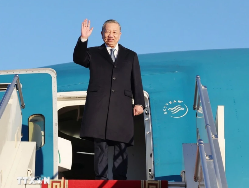 Le secrétaire général du PCV et président vietnamien, To Lam, quitte l'aéroport international de Chinggis Khaan, le 1er octobre. Photo: VNA