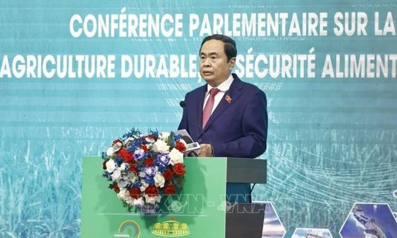 Le président de l’Assemblée nationale, Tran Thanh Man, s’adresse au Forum parlementaire francophone sur l’agriculture durable, la sécurité alimentaire et la réponse au changement climatique, à Can Tho, le 21 janvier. Photo : VNA.