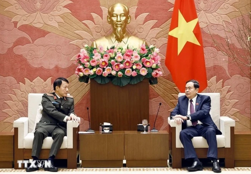 Le président de l'Assemblée nationale, Tran Thanh Man (droite), et le général Luong Tam Quang, ministre de la Sécurité publique. Photo : VNA