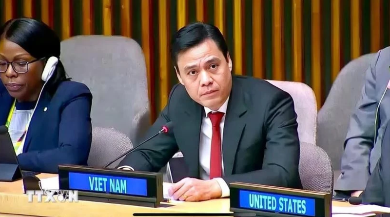 L’ambassadeur Dang Hoang Giang, chef de la Mission permanente du Vietnam auprès des Nations Unies (ONU), prononce un discours lors de la réunion. Photo : VNA.