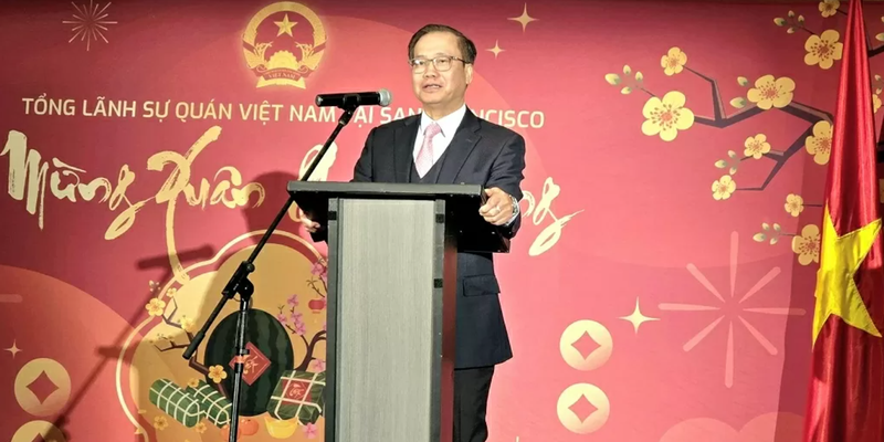 Le consul général du Vietnam à San Francisco, Hoàng Anh Tuan, prend la parole. Photo: baoquocte