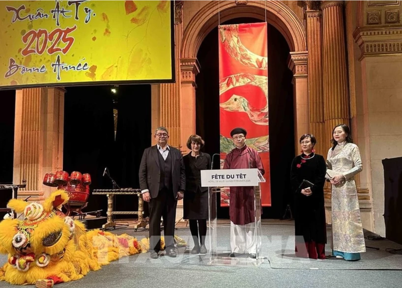 L'ambassadeur du Vietnam en France Dinh Toàn Thang s'exprime lors de l'événement. Photo: VNA