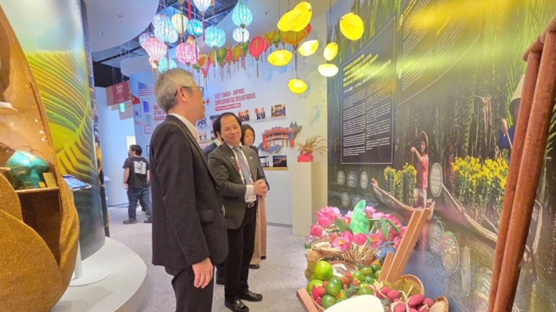 De nombreux produits agricoles du Vietnam sont présentés lors de l’EXPO 2025. Photo : NDEL.