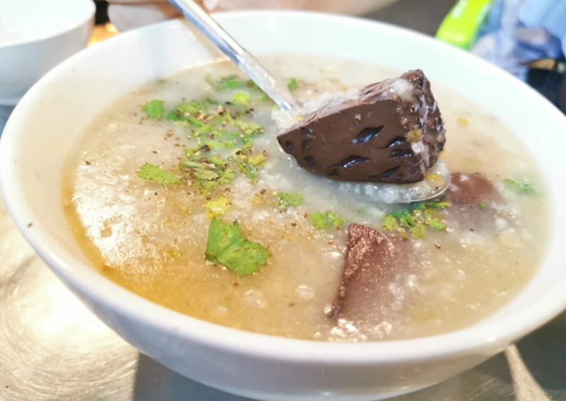 La bouillie de canard (Cháo vịt). Photo : TasteAtlas