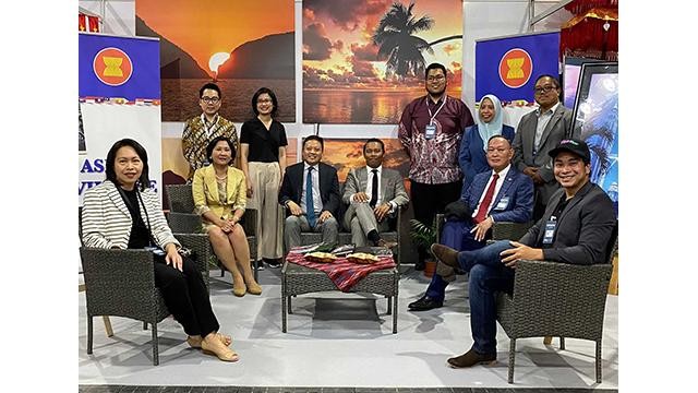Le Vietnam, l'Indonésie, la Malaisie, la Thaïlande et les Philippines étaient présents et ont présenté leurs produits dans le village ASEAN. Photo : baoquocte.vn