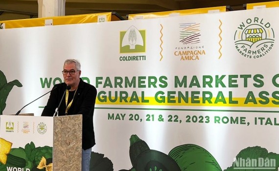 Le président provisoire de WorldFMC, Richard McCathy, s'exprime lors de l'événement. Photo : NDEL.