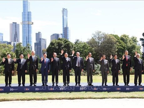 Les chefs de délégation et le secrétaire général de l'ASEAN assistent à une réunion restreinte du Sommet spécial pour fêter les 50 ans des relations ASEAN - Australie. Photo : VNA.