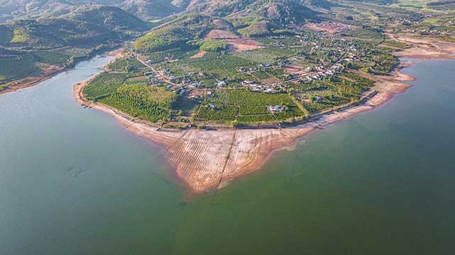 Dak Hà a une beauté différente chaque saison, mais la plus belle période est en mars. Photo : Dô Dô/www.sgtiepthi.vn