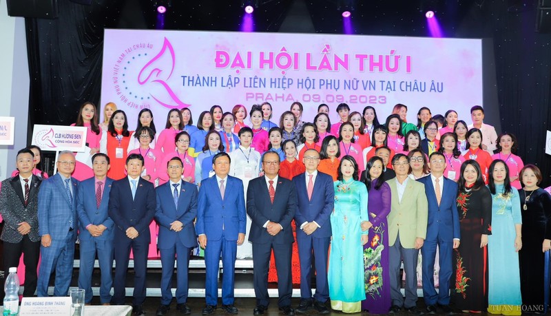 Le Congrès a fondé l'Union des associations de femmes vietnamiennes en Europe. Photo: thoidai.com.vn