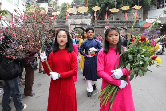 Les costumes traditionnels constituent une part indissociable du patrimoine culturel de chaque nation. Photo : Club Dinh làng Viêt. 