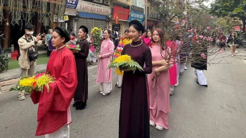 Le programme du Têt dans le Vieux quartier est toujours une activité très attendue à l’approche du Nouvel An lunaire. Photo : nhandan.vn