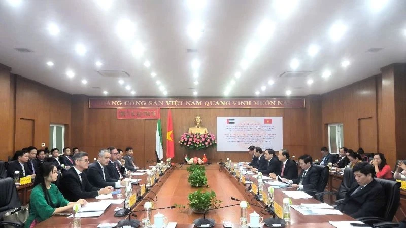 Vue d'ensemble de la cérémonie de signature du protocole d'accord entre le Comité populaire de la province de Bà Ria-Vung Tàu et le groupe DP World. Photo : nhandan.vn