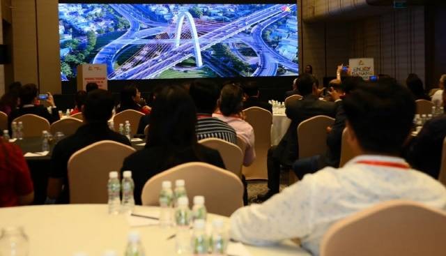 La projection de films promotionnels sur le tourisme de Dà Nang à Ahmedabad, en Inde. Photo : VOV.vn