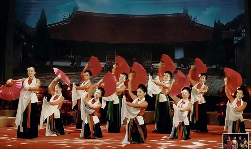 Le MV (clip musical) "Chèo mở lái ra" de Pham Vinh Khuong. Photo : hanoimoi.