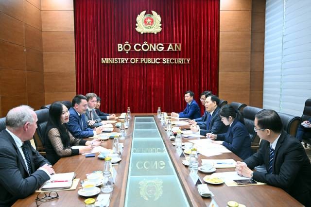 La vue générale de la séance de travail entre le ministère de la Sécurité publique du Vietnam et le groupe français Safran. Photo : cand.com.vn