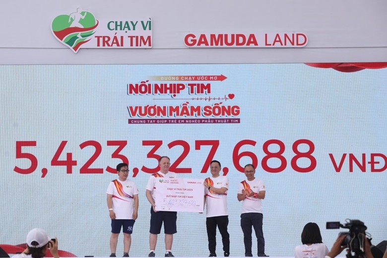 Run for the Heart 2023 mobilise plus de 5 milliards de VND pour les enfants atteints d'une cardiopathie congénitale. Photo : VNA. 